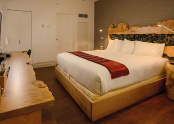 Skwachàys Lodge hotel thumbnail 5