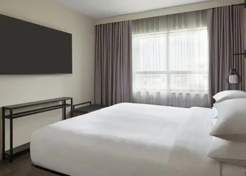 Kingston Marriott hotel thumbnail 7