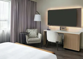 Kingston Marriott hotel thumbnail 8