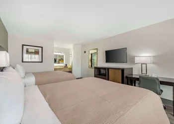 Quality Inn Siloam Springs West hotel thumbnail 6