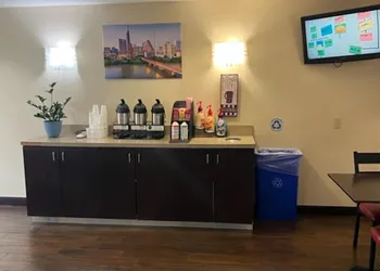 Red Roof Inn PLUS+ Austin South – Airport. hotel thumbnail 3