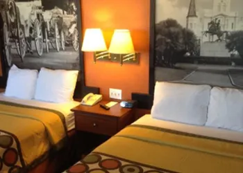 Super 8 by Wyndham New Orleans hotel thumbnail 7