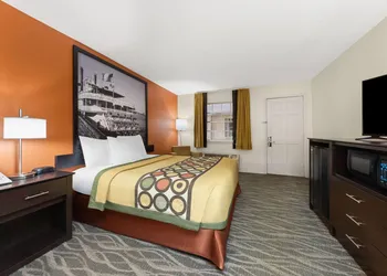 Super 8 by Wyndham New Orleans hotel thumbnail 8
