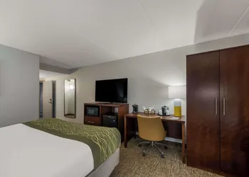 Comfort Inn Newport News - Hampton I-64 hotel thumbnail 6
