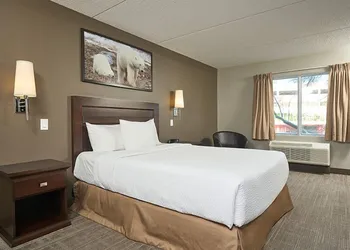 Canad Inns Destination Centre Club Regent Casino Hotel hotel thumbnail 6