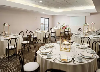 Courtyard by Marriott Pasadena/Old Town hotel thumbnail 7