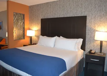 Holiday Inn Express Hotel & Suites Knoxville West -Papermill by IHG hotel thumbnail 2