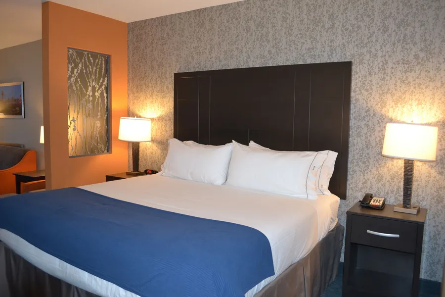 Holiday Inn Express Hotel & Suites Knoxville West -Papermill by IHG hotel detail image 2