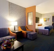 Holiday Inn Express Hotel & Suites Knoxville West -Papermill by IHG hotel detail image 3