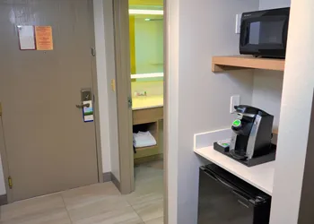 Holiday Inn Express Hotel & Suites Tampa Northwest - Oldsmar by IHG hotel thumbnail 8