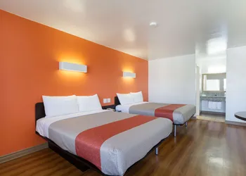 Motel 6 Claremont, CA hotel thumbnail 4