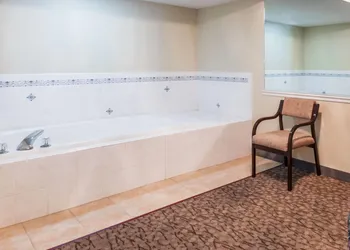 Wingate by Wyndham - Joliet hotel thumbnail 8