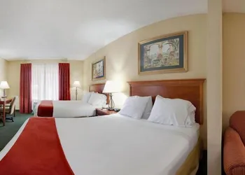 Holiday Inn Express Hotel & Suites Brooksville West by IHG hotel thumbnail 7