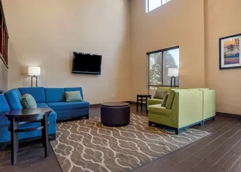 Comfort Suites Mobile hotel thumbnail 2