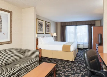 Holiday Inn Express Hotel & Suites Greenwood by IHG hotel thumbnail 7