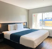 Studio 6 Suites – Stockton, CA – Waterfront hotel detail image 5