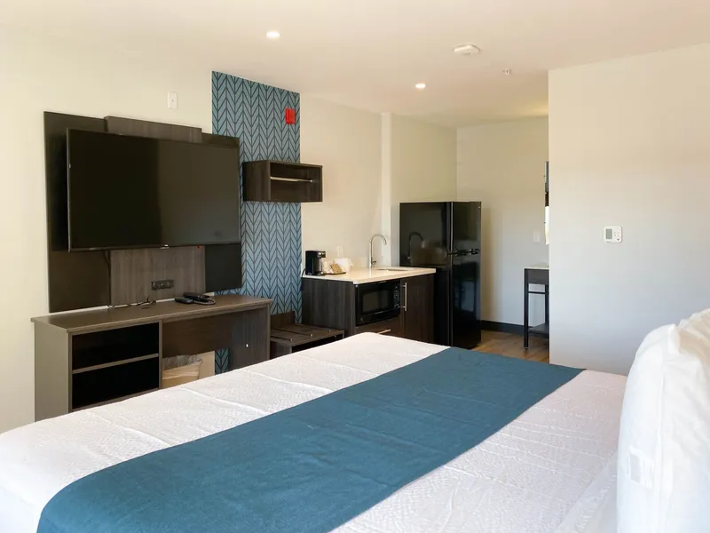 Studio 6 Suites – Stockton, CA – Waterfront hotel detail image 6