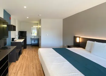 Studio 6 Suites – Stockton, CA – Waterfront hotel thumbnail 8