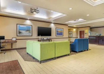 Comfort Inn & Suites Northeast - Gateway hotel thumbnail 2