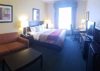 Comfort Inn & Suites Northeast - Gateway hotel thumbnail 5