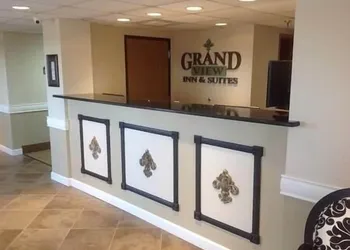 Grand View Inn and Suites hotel thumbnail 2