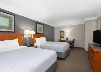 La Quinta Inn by Wyndham Pensacola hotel thumbnail 3