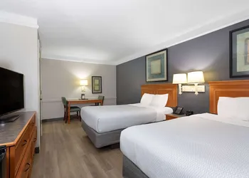 La Quinta Inn by Wyndham Pensacola hotel thumbnail 5