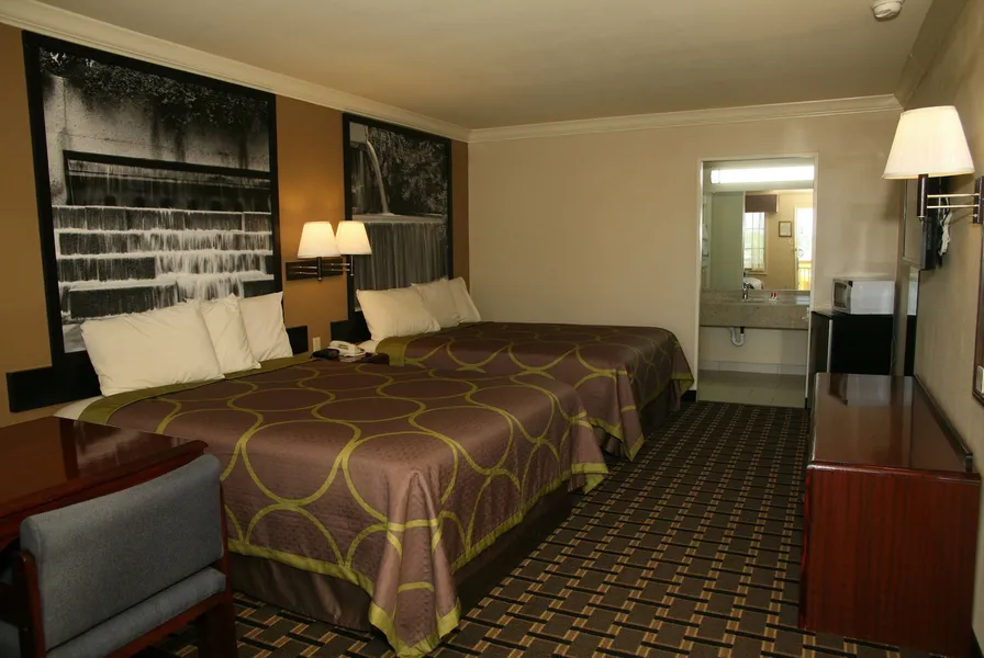 Super 8 by Wyndham Tyler TX hotel detail image 6
