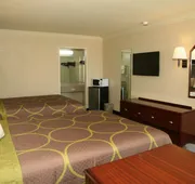 Super 8 by Wyndham Tyler TX hotel detail image 7
