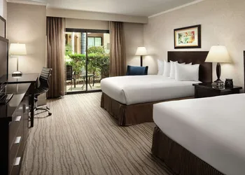 DoubleTree by Hilton Claremont hotel thumbnail 3