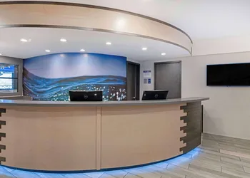 Best Western Plus Sands hotel thumbnail 2