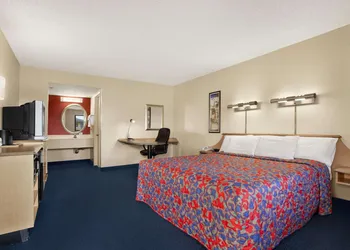 Days Inn by Wyndham Buena Park hotel thumbnail 6