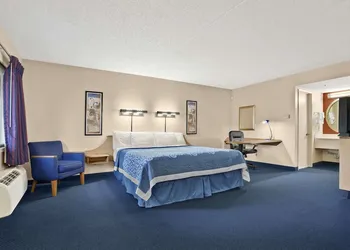 Days Inn by Wyndham Buena Park hotel thumbnail 8