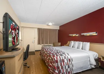 Red Roof Inn Cleveland - Mentor/ Willoughby hotel thumbnail 6