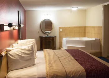 Red Roof Inn Somerset, KY hotel thumbnail 5