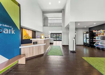 Spark by Hilton Glendale Phoenix North hotel thumbnail 4