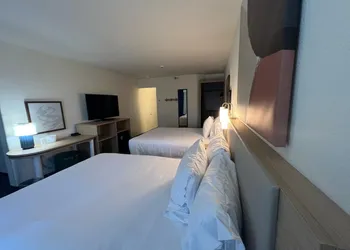 Spark by Hilton Glendale Phoenix North hotel thumbnail 6