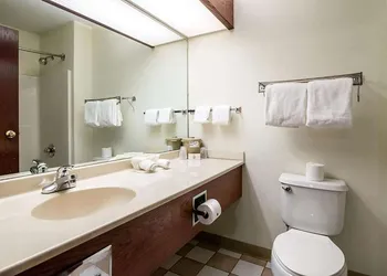 Days Inn by Wyndham Kentland hotel thumbnail 7