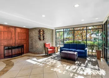 Comfort Suites Vacaville-Napa Valley Area hotel thumbnail 4