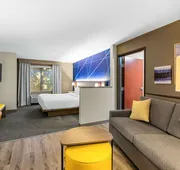 Comfort Suites Vacaville-Napa Valley Area hotel detail image 7