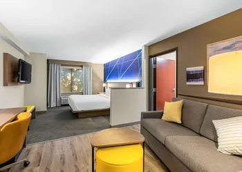 Comfort Suites Vacaville-Napa Valley Area hotel thumbnail 7
