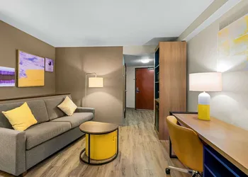 Comfort Suites Vacaville-Napa Valley Area hotel thumbnail 8