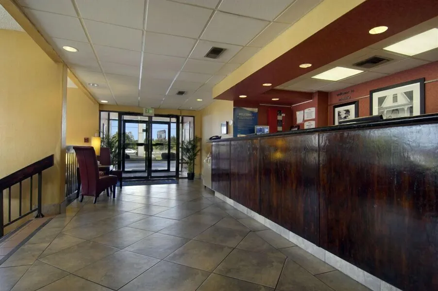 Baymont by Wyndham Mobile/ I-65 hotel detail image 2