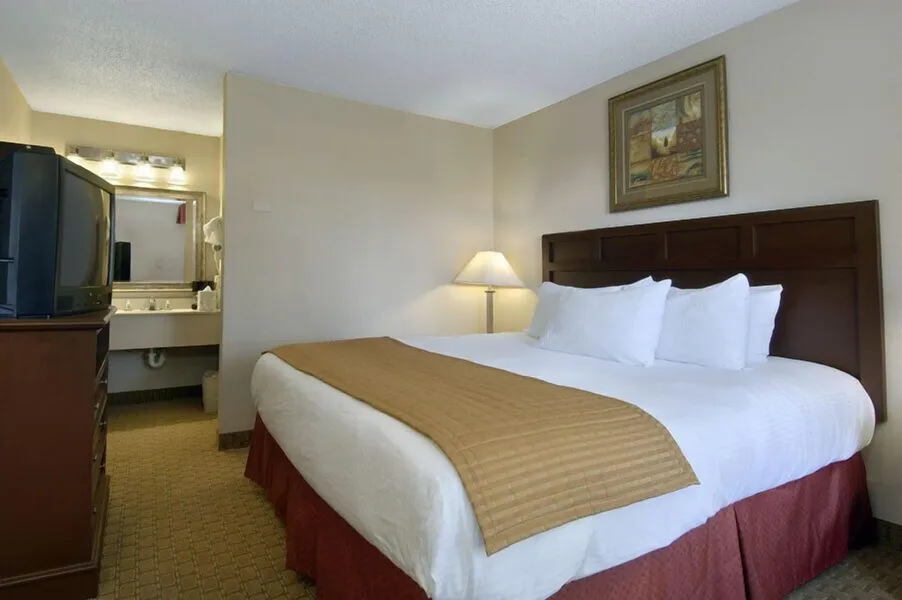 Baymont by Wyndham Mobile/ I-65 hotel detail image 6