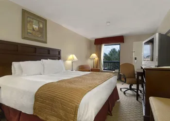 Baymont by Wyndham Mobile/ I-65 hotel thumbnail 7