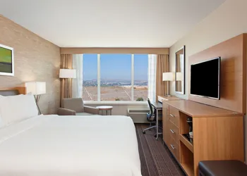 Holiday Inn Diamond Bar - Pomona by IHG hotel thumbnail 5