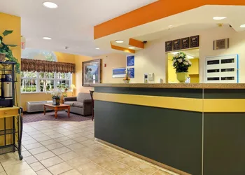 Hometown Inn & Suites Jacksonville - Butler Blvd./Southpoint hotel thumbnail 2
