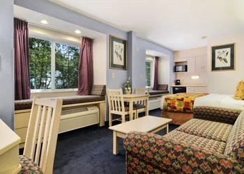 Hometown Inn & Suites Jacksonville - Butler Blvd./Southpoint hotel thumbnail 5