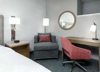 Hampton Inn Boston Bedford Burlington hotel thumbnail 5