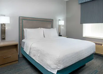Hampton Inn Boston Bedford Burlington hotel thumbnail 8